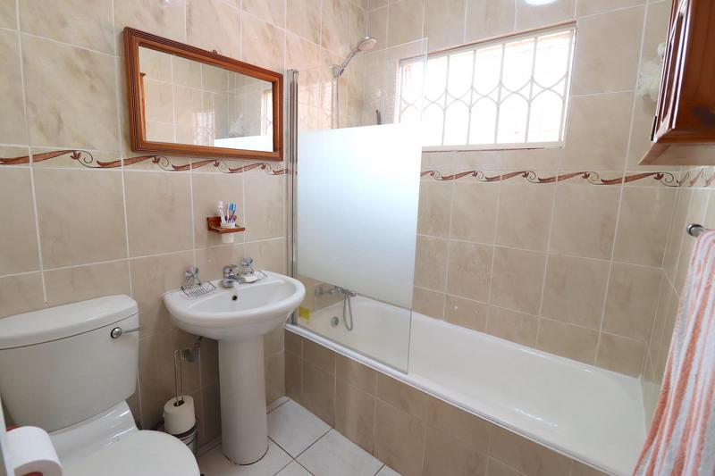 To Let 3 Bedroom Property for Rent in Fairland Gauteng