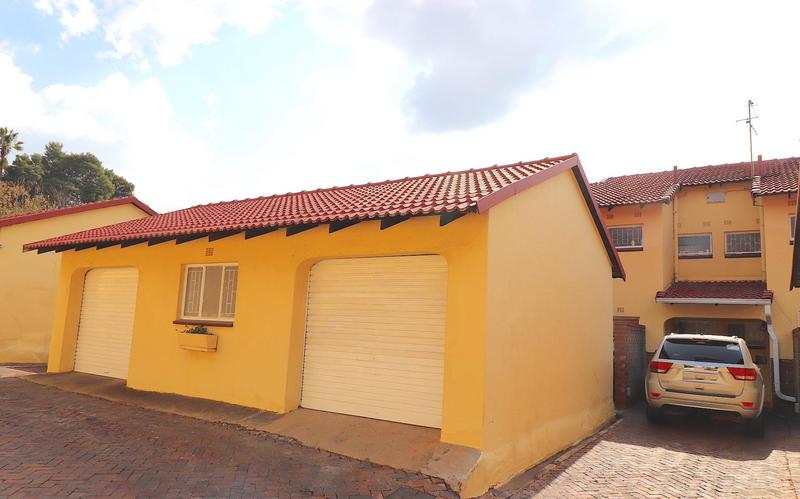 To Let 3 Bedroom Property for Rent in Fairland Gauteng
