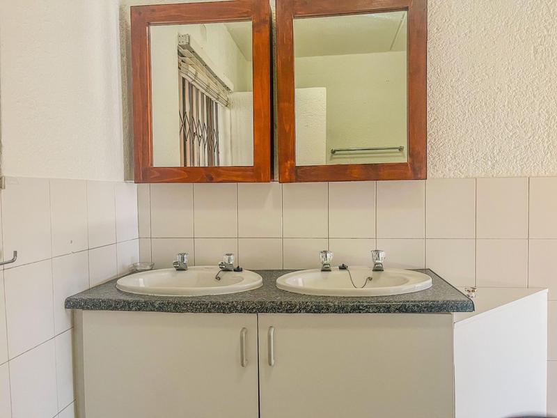 1 Bedroom Property for Sale in Westdene Gauteng