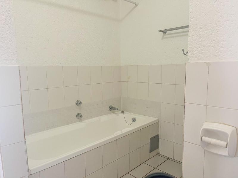 1 Bedroom Property for Sale in Westdene Gauteng