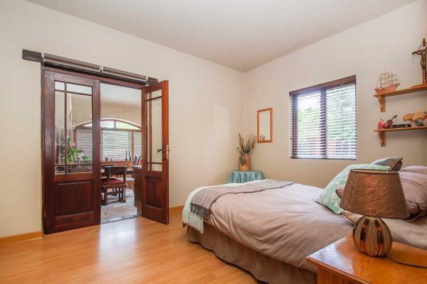 5 Bedroom Property for Sale in Featherbrooke Estate Gauteng