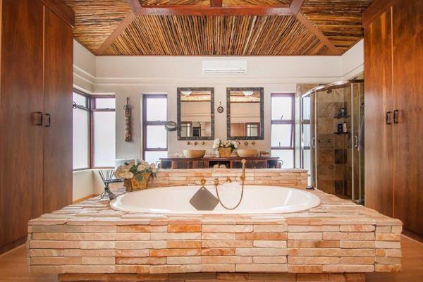 5 Bedroom Property for Sale in Featherbrooke Estate Gauteng