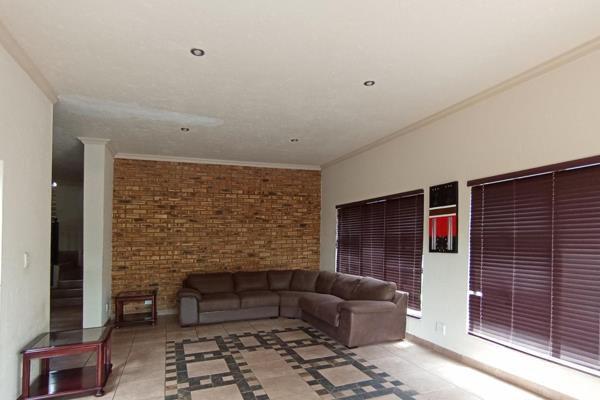 7 Bedroom Property for Sale in Featherbrooke Estate Gauteng