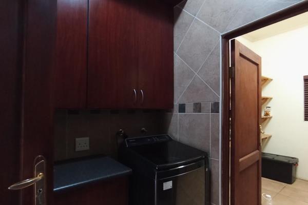 7 Bedroom Property for Sale in Featherbrooke Estate Gauteng
