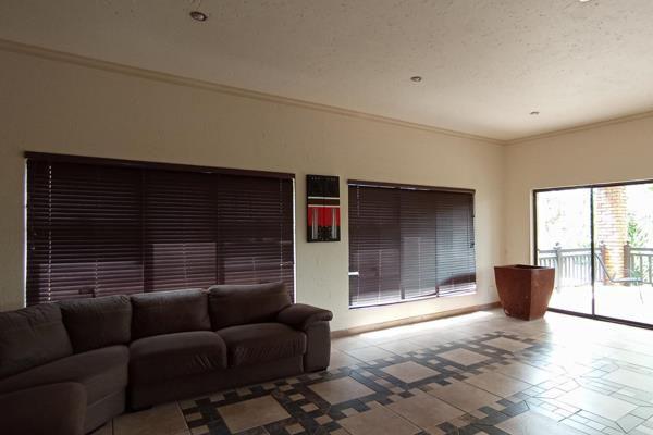 7 Bedroom Property for Sale in Featherbrooke Estate Gauteng
