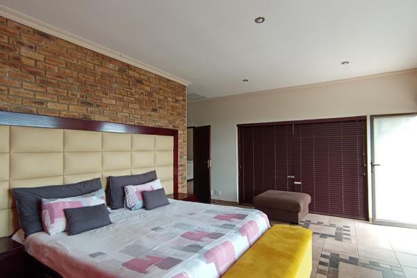 7 Bedroom Property for Sale in Featherbrooke Estate Gauteng