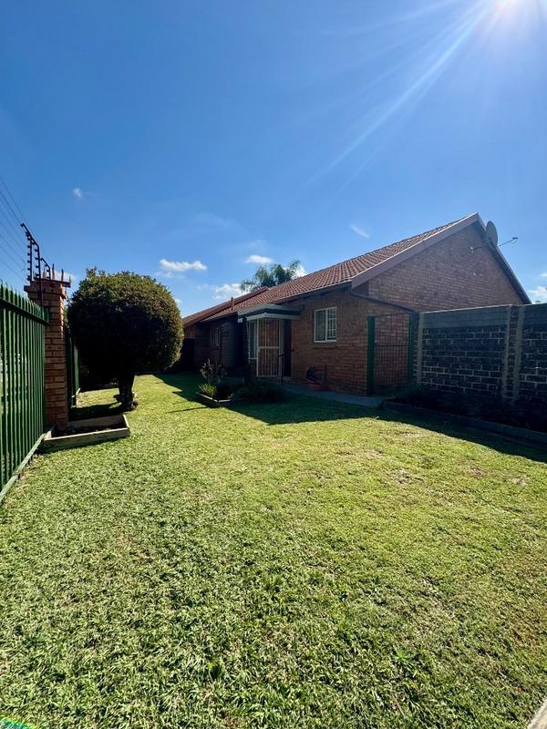 2 Bedroom Property for Sale in Annlin Gauteng
