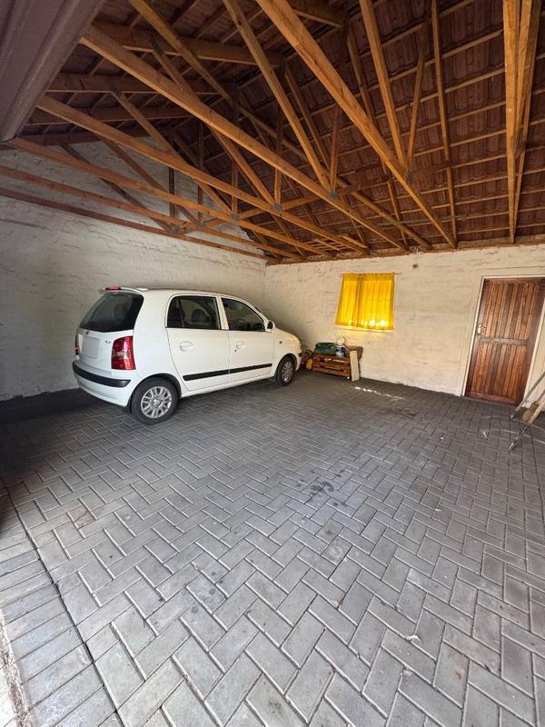 2 Bedroom Property for Sale in Annlin Gauteng