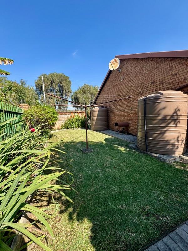 2 Bedroom Property for Sale in Annlin Gauteng