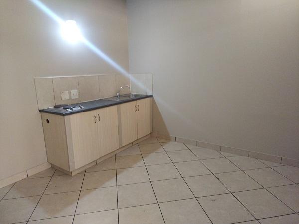 To Let 1 Bedroom Property for Rent in Hillbrow Gauteng