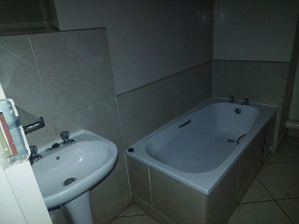 To Let 1 Bedroom Property for Rent in Yeoville Gauteng