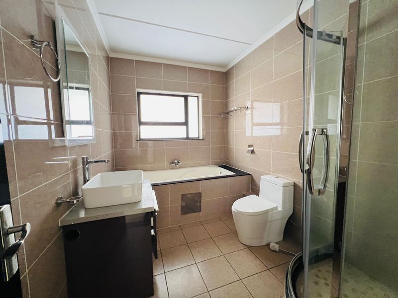 To Let 3 Bedroom Property for Rent in Broadacres Gauteng