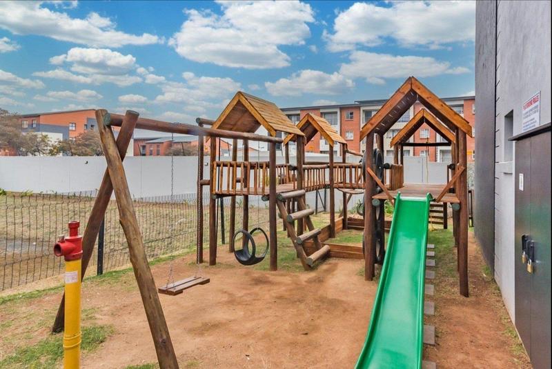 To Let 1 Bedroom Property for Rent in Grand Central Gauteng