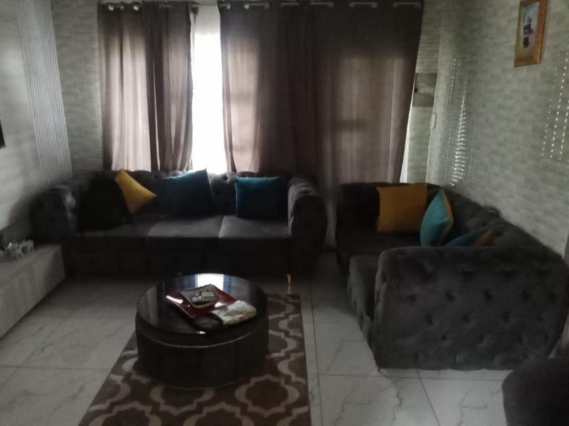 2 Bedroom Property for Sale in Kingsway Gauteng
