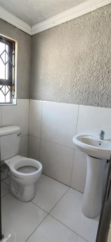 To Let 1 Bedroom Property for Rent in Glen Marais Gauteng