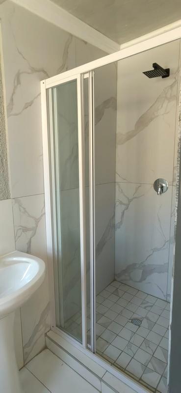 To Let 1 Bedroom Property for Rent in Glen Marais Gauteng