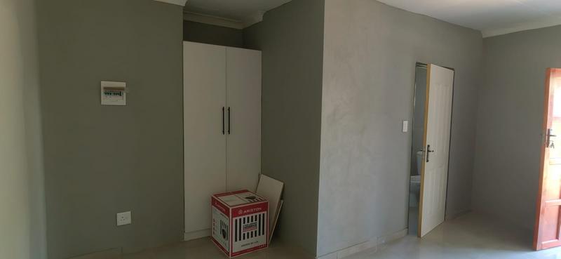 To Let 1 Bedroom Property for Rent in Glen Marais Gauteng