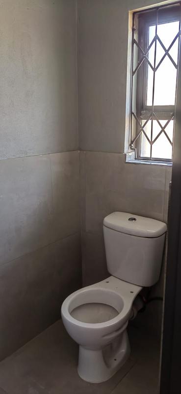 To Let 1 Bedroom Property for Rent in Glen Marais Gauteng