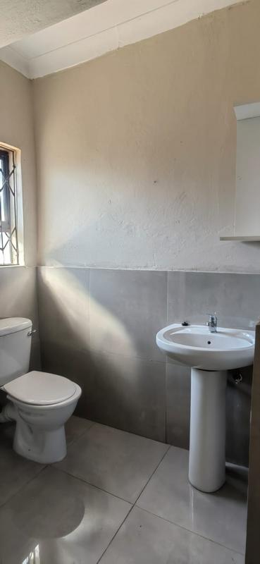 To Let 1 Bedroom Property for Rent in Glen Marais Gauteng