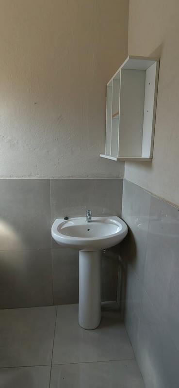 To Let 1 Bedroom Property for Rent in Glen Marais Gauteng