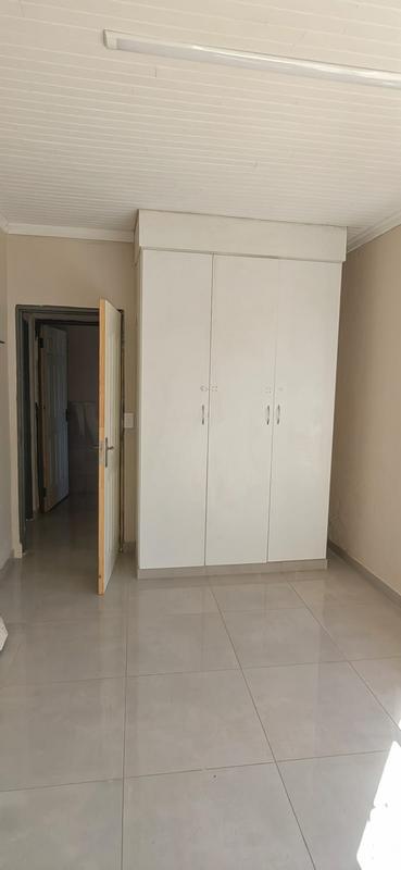 To Let 1 Bedroom Property for Rent in Glen Marais Gauteng