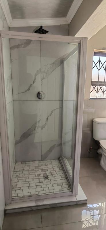 To Let 1 Bedroom Property for Rent in Glen Marais Gauteng