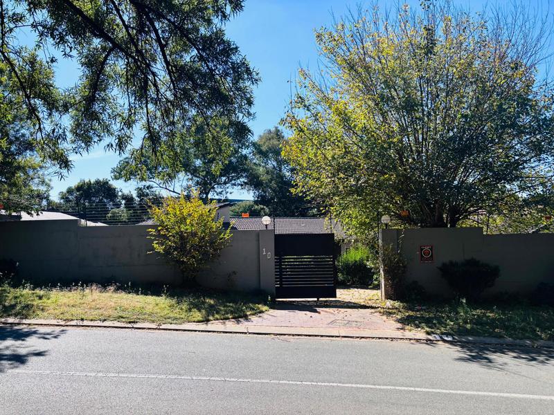 To Let 3 Bedroom Property for Rent in Hurlingham Gauteng