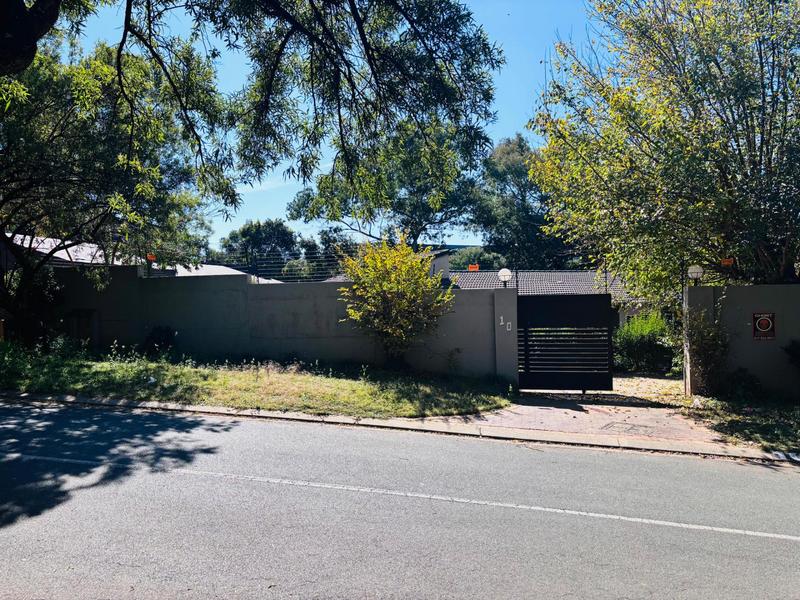 To Let 3 Bedroom Property for Rent in Hurlingham Gauteng
