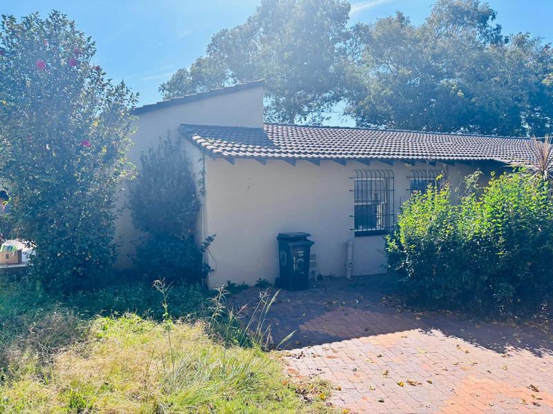 To Let 3 Bedroom Property for Rent in Hurlingham Gauteng