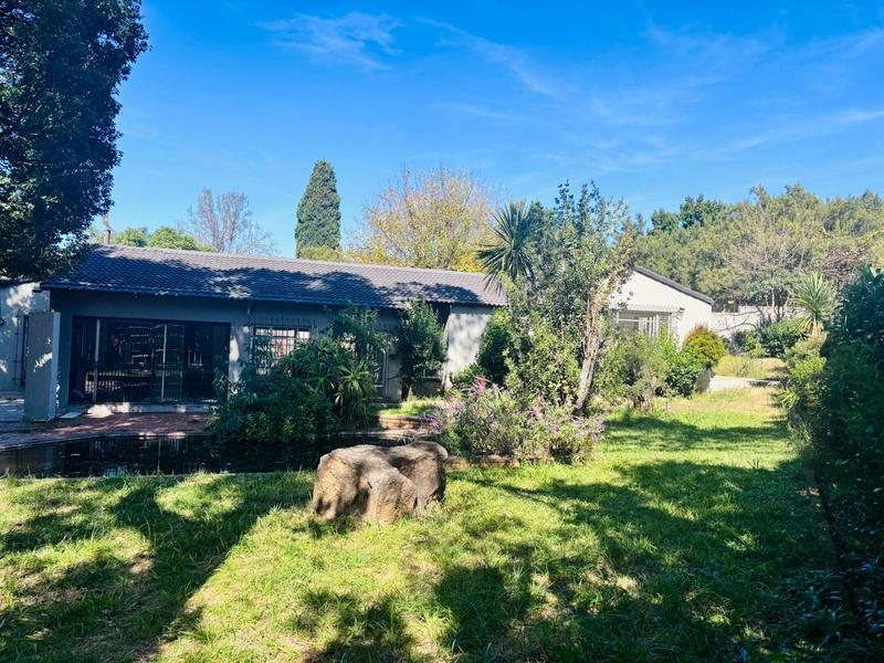 To Let 3 Bedroom Property for Rent in Hurlingham Gauteng