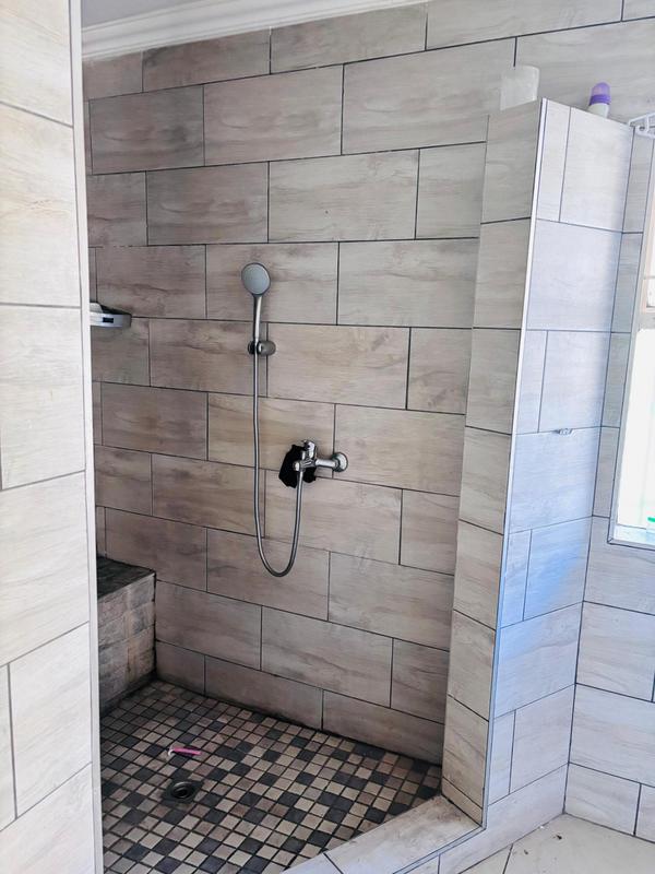 To Let 3 Bedroom Property for Rent in Hurlingham Gauteng
