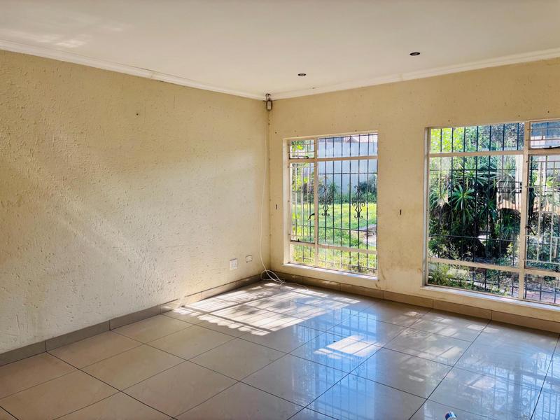 To Let 3 Bedroom Property for Rent in Hurlingham Gauteng