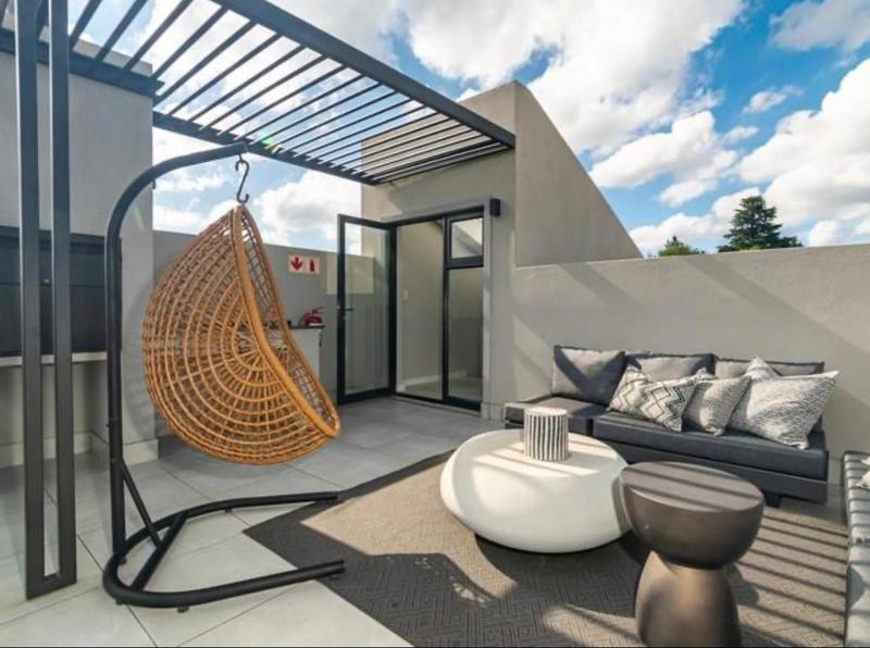 4 Bedroom Property for Sale in Hurlingham Gauteng