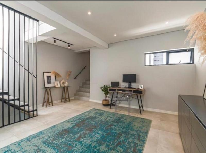4 Bedroom Property for Sale in Hurlingham Gauteng