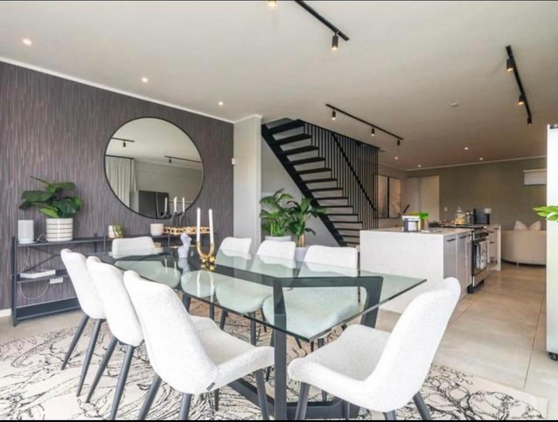 4 Bedroom Property for Sale in Hurlingham Gauteng