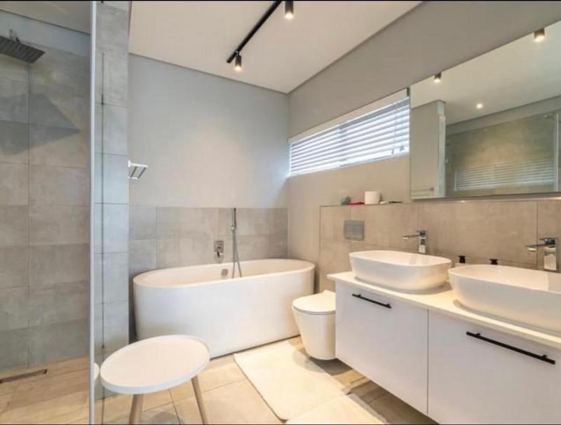 4 Bedroom Property for Sale in Hurlingham Gauteng