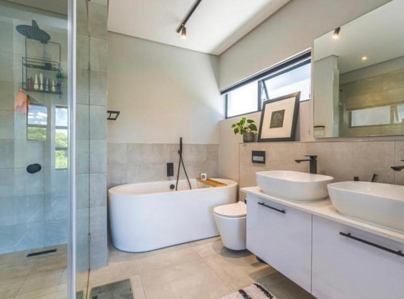 4 Bedroom Property for Sale in Hurlingham Gauteng