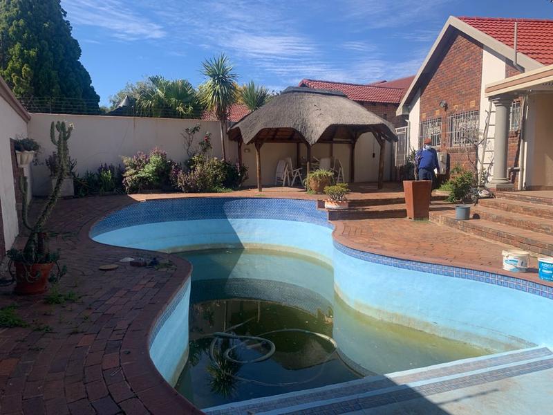 4 Bedroom Property for Sale in Glenvista Ext 3 Gauteng