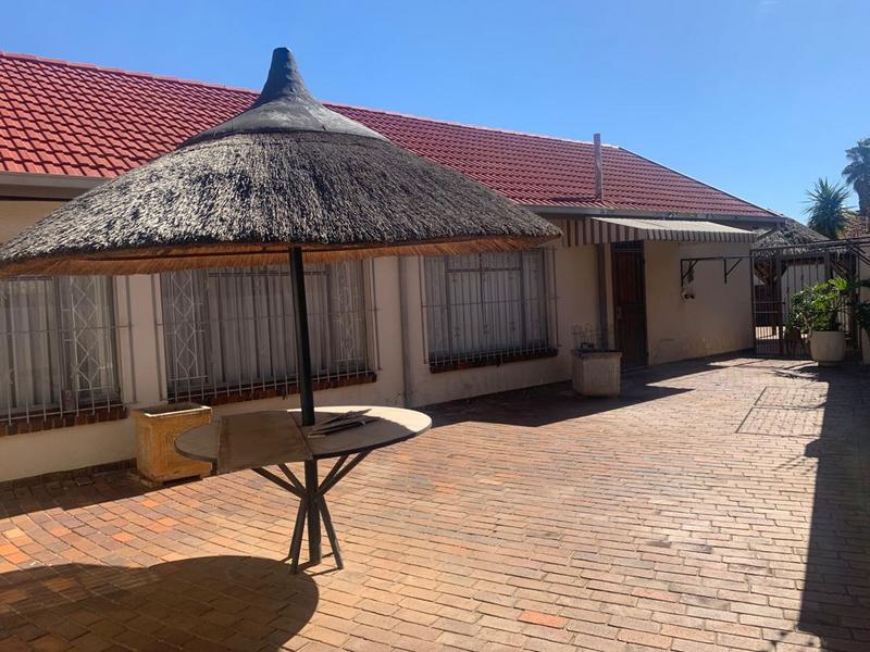 4 Bedroom Property for Sale in Glenvista Ext 3 Gauteng