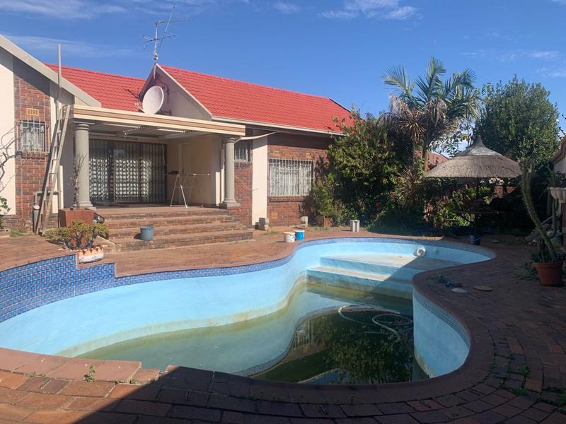 4 Bedroom Property for Sale in Glenvista Ext 3 Gauteng