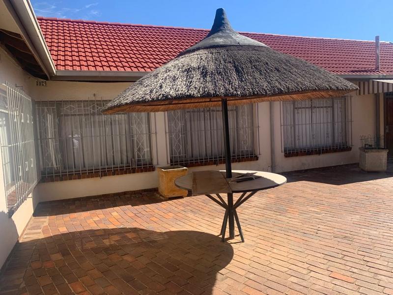 4 Bedroom Property for Sale in Glenvista Ext 3 Gauteng