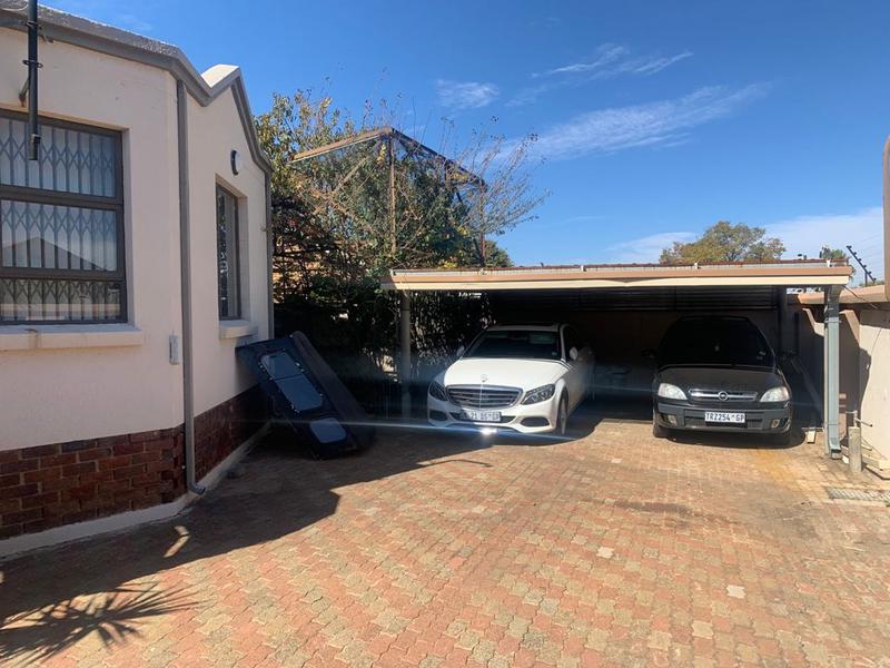 4 Bedroom Property for Sale in Glenvista Ext 3 Gauteng
