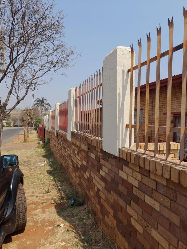 4 Bedroom Property for Sale in Laudium Gauteng