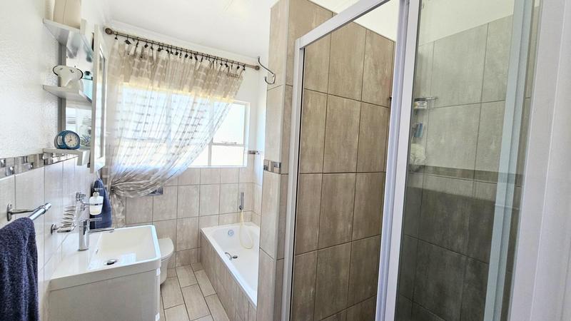 3 Bedroom Property for Sale in Croydon Gauteng