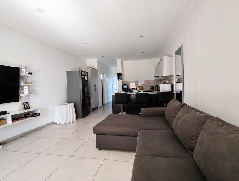 To Let 2 Bedroom Property for Rent in Greenstone Hill Gauteng