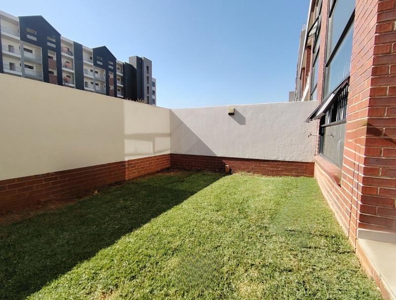 To Let 2 Bedroom Property for Rent in Greenstone Hill Gauteng