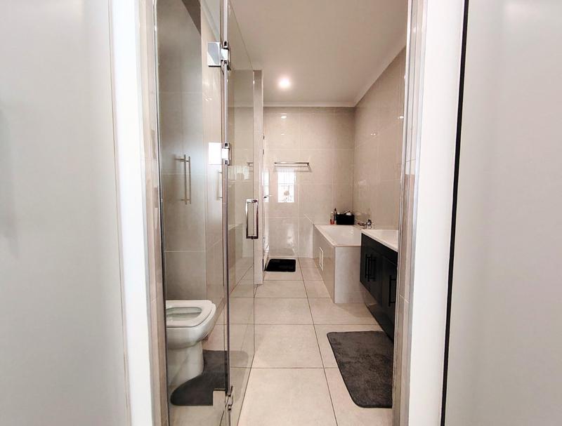 To Let 2 Bedroom Property for Rent in Greenstone Hill Gauteng