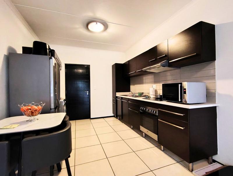To Let 2 Bedroom Property for Rent in Greenstone Hill Gauteng
