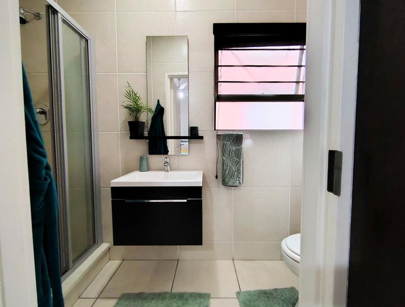 To Let 2 Bedroom Property for Rent in Greenstone Hill Gauteng