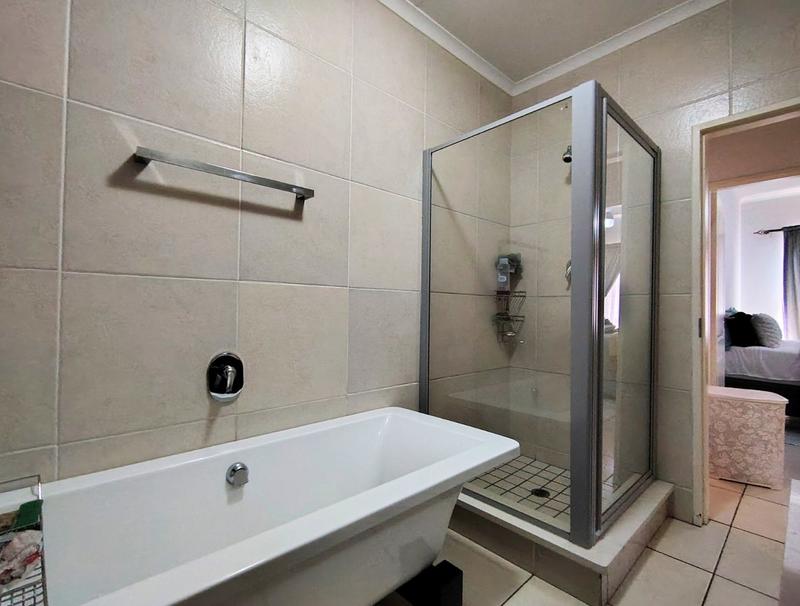 To Let 2 Bedroom Property for Rent in Greenstone Hill Gauteng